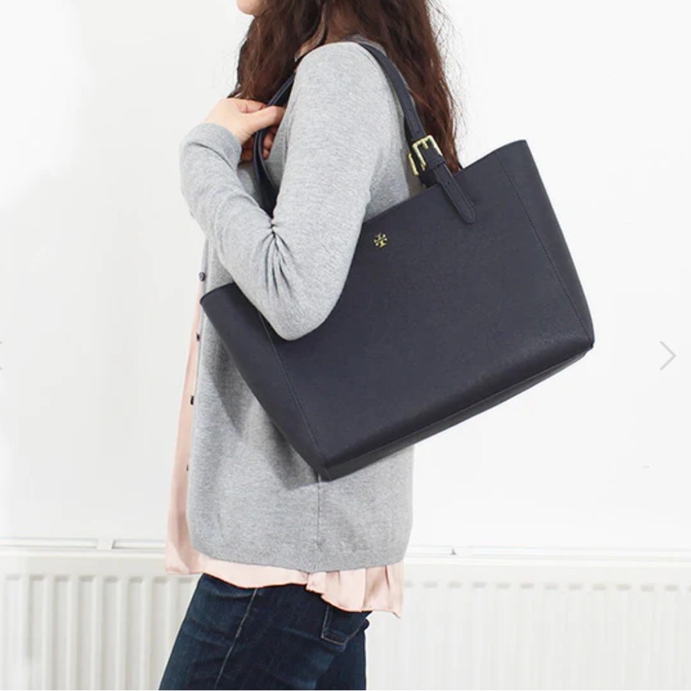 TORY BURCH York Leather Buckle Tote *black* - Picture 4 of 17